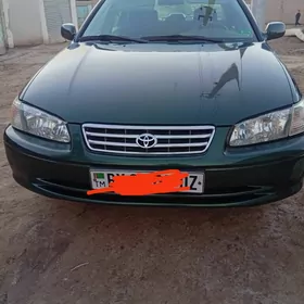 Toyota Camry 2000
