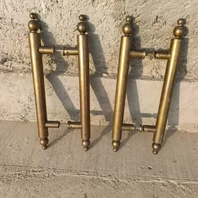 Ручка на двери