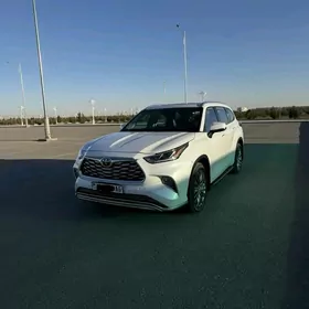 Toyota Highlander 2022