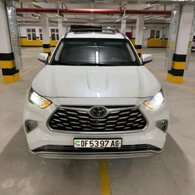 Toyota Highlander 2021