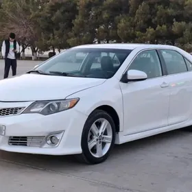 Toyota Camry 2014