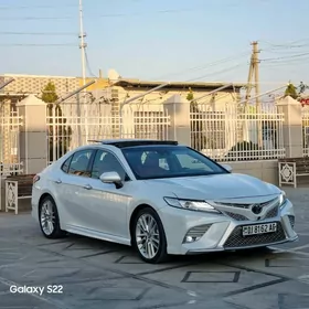 Toyota Camry 2018