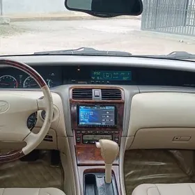 Toyota Avalon 2001