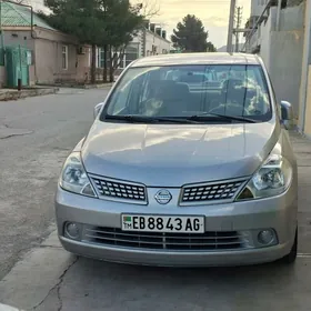 Nissan Tiida 2008