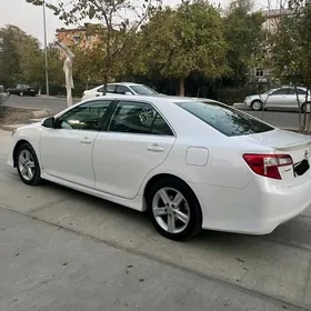 Toyota Camry 2013