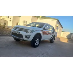 Mitsubishi L200 2010