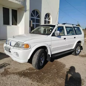 Mitsubishi Nativa 2010