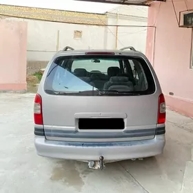Opel Sintra 1999