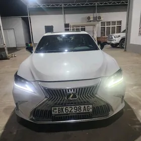 Lexus ES 2019