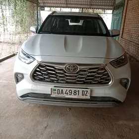 Toyota Highlander 2022