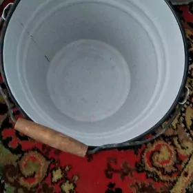 Чайники.  Ведра  .Казан с крыш