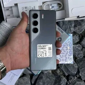 Tecno camon 40pro