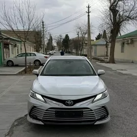 Toyota Camry 2023