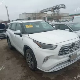 Toyota Highlander 2021