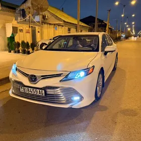 Toyota Camry 2019