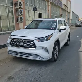 Toyota Highlander 2021