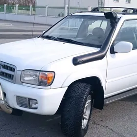 Nissan Pathfinder 2000