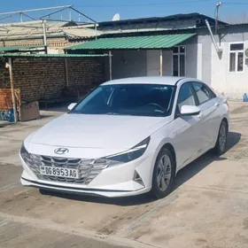 Hyundai Elantra 2022