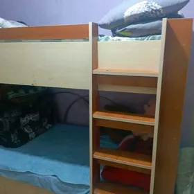 Двухярусная кровать