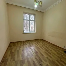 Büzmeýin. 3-Kom. Kwartira