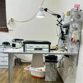 Маникюрный набор,стол