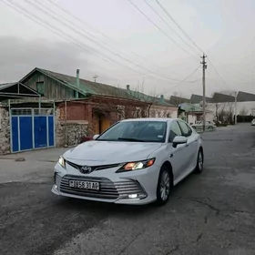 Toyota Camry 2021