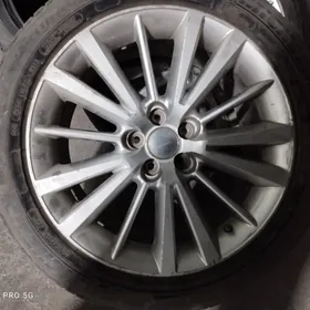 COROLLA  DISKA R 17 haliji