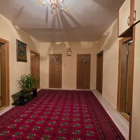 Мир 7/2 квадратная прихожая