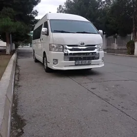 Toyota Hiace 2015