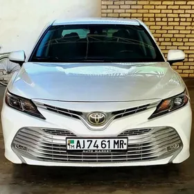 Toyota Camry 2018