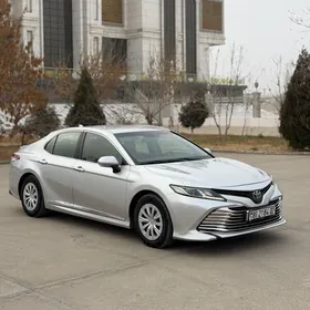 Toyota Camry 2020