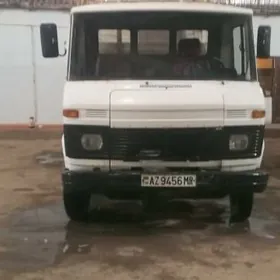 Mitsubishi Canter 1990