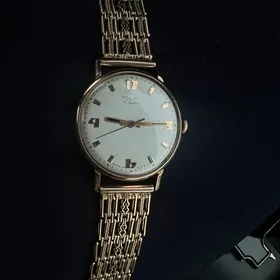 золотые часы