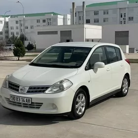 Nissan Tiida 2008