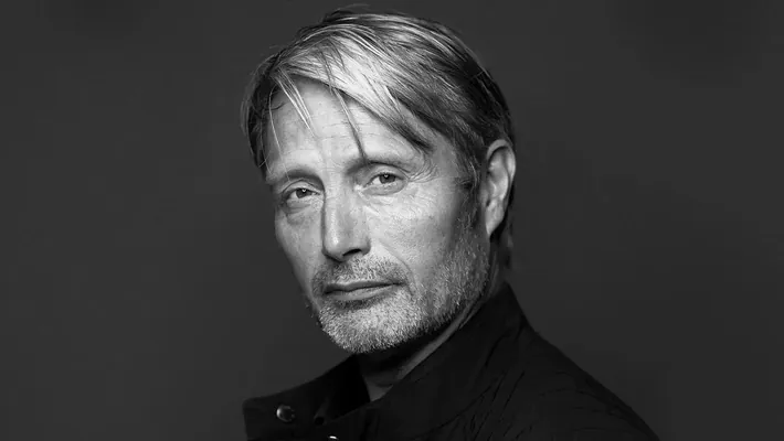 Mads Mikkelsen Skorsezeniň täze filminde Di Kaprio we Lourens bilen bilelikde surata düşer