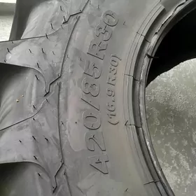 Traktor Teker 420/85R30