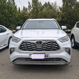 Toyota Highlander 2021