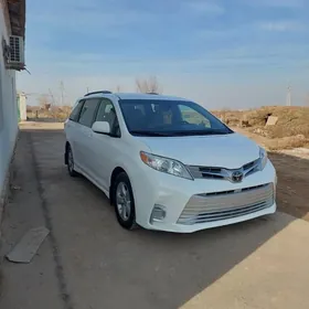 Toyota Sienna 2019