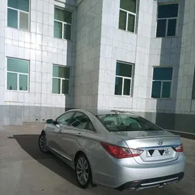 Hyundai Sonata 2011