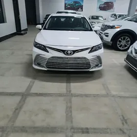 Toyota Camry 2021