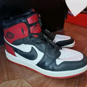 красовка Nike 38