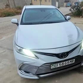 Toyota Camry 2021