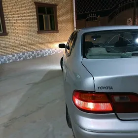 Toyota Avalon 1999