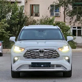 Toyota Highlander 2022