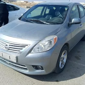 Nissan Versa 2013