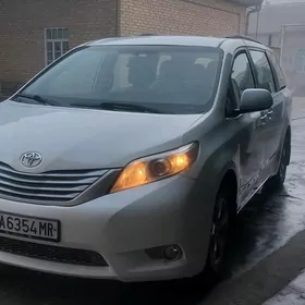 Toyota Sienna 2010
