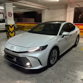 Toyota Camry 2025