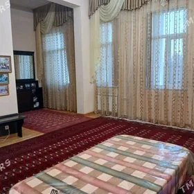 Sowetskiý 12/2.4 Kom 180.m²