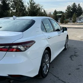 Toyota Camry 2022