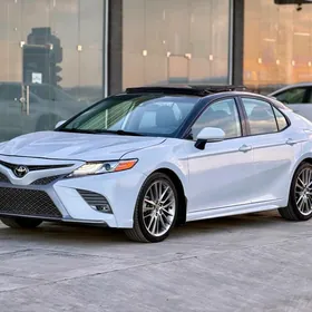 Toyota Camry 2020